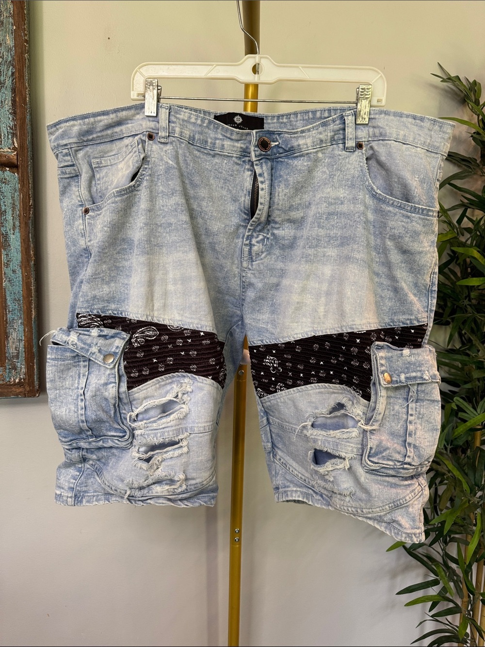 Focus Streetwear distressed Cargo jeans shorts with Black Bandana Panels